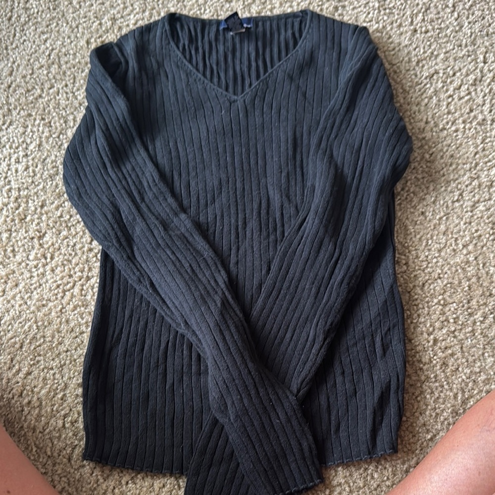 GAP Black V-Neck Sweater with Ribbed Texture